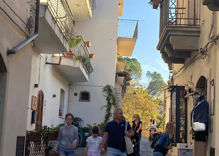 住宿加早餐酒店 伊尔帕德力诺住宿加早餐旅馆 4*